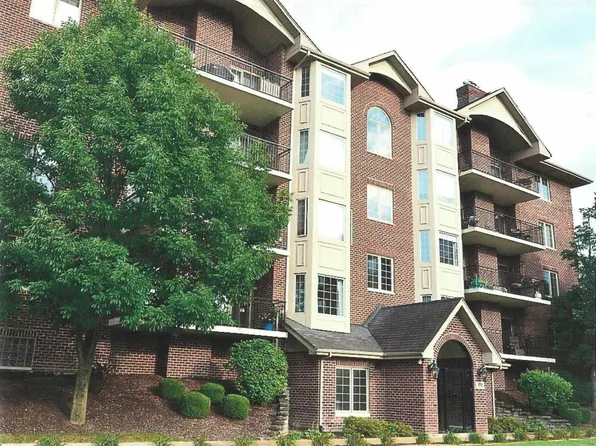 6675 S Cass Ave Unit 2A, Westmont, IL 60559