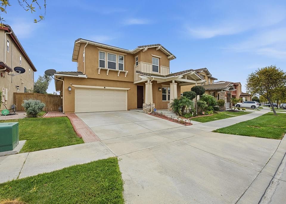 1st image of 1746 Webber Way