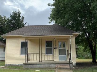 321 SW 3rd St, Newton, KS 67114