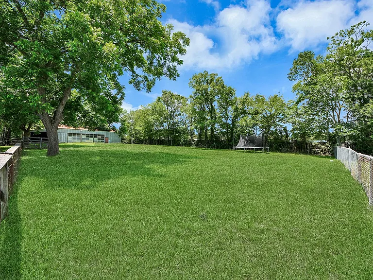 3603 Crosby Cedar Bayou Rd — Photo 39
