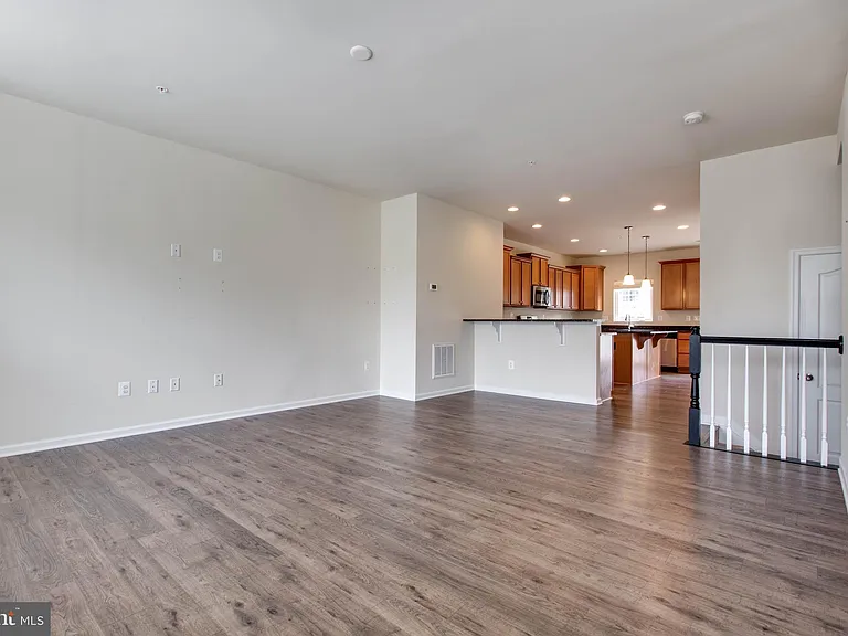 1022 Linden Dr — Photo 11