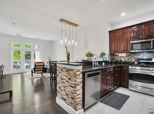 7400 River Rd APT 125, North Bergen, NJ 07047