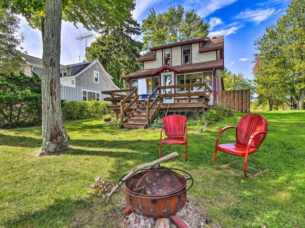 3699 Lakeshore Rd, Lexington, MI 48450