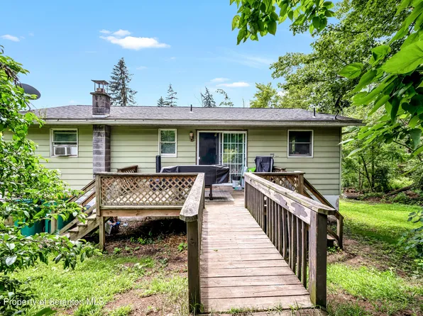 105 Fruehan Ln, Moscow, PA 18444