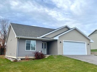 877 Red Oak Way, Petoskey, MI 49770