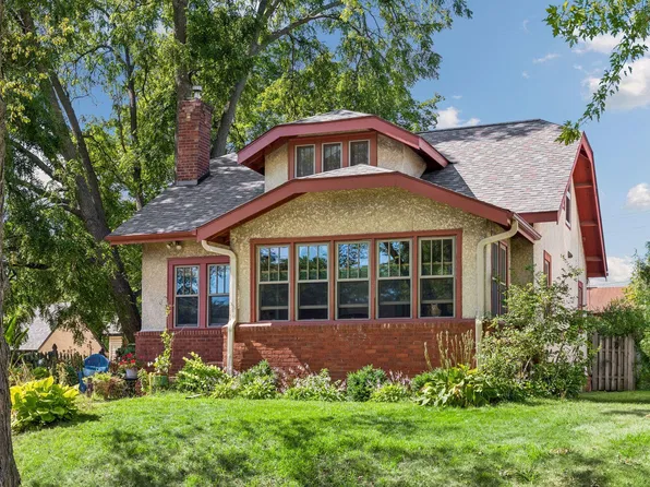 2761 Zenith Ave N, Robbinsdale, MN 55422