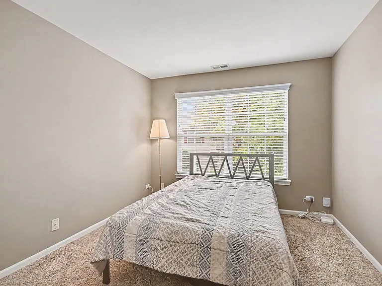 727 Crossing Way — Photo 10