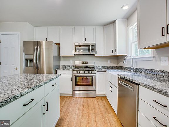 4th image of 34 Holly Way