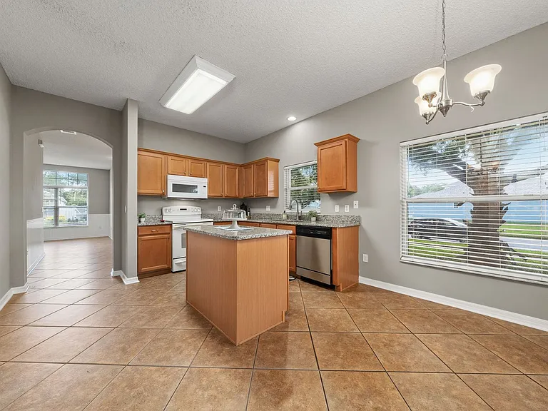 9724 Myrtle Creek Ln — Photo 16