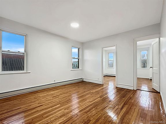 3rd image of 2819 Coddington Avenue