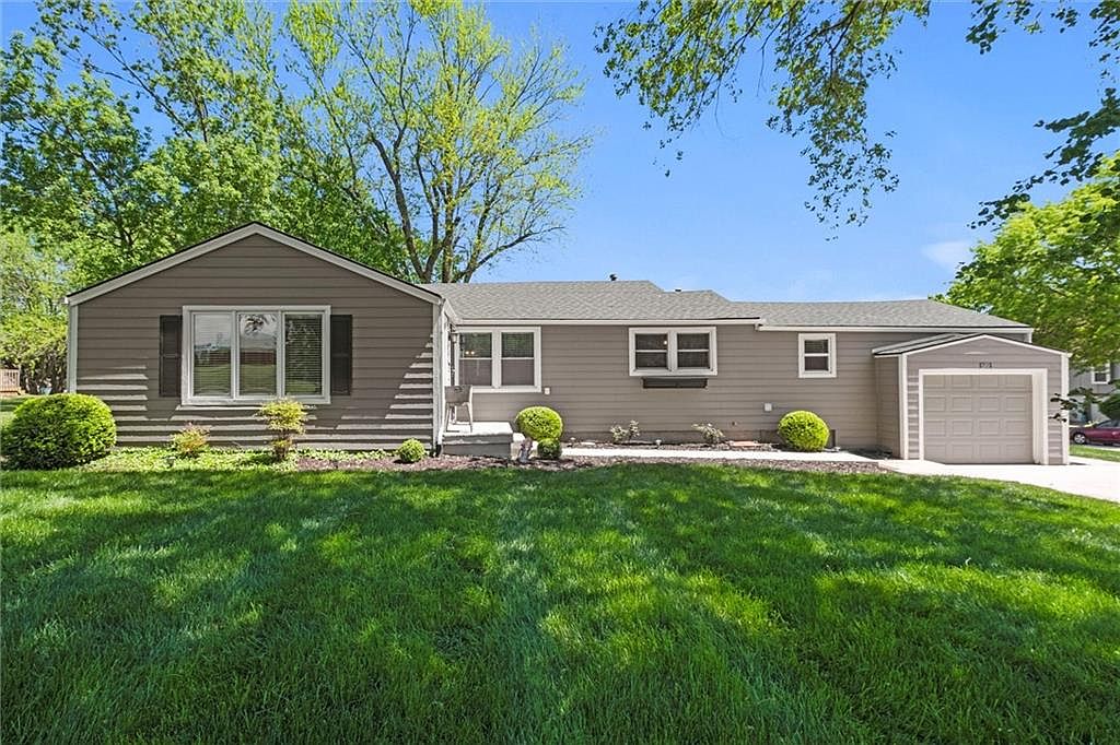 トップス house on the hill 100 1721 NE Independence Ave, Lees Summit, MO 64086 | Zillow