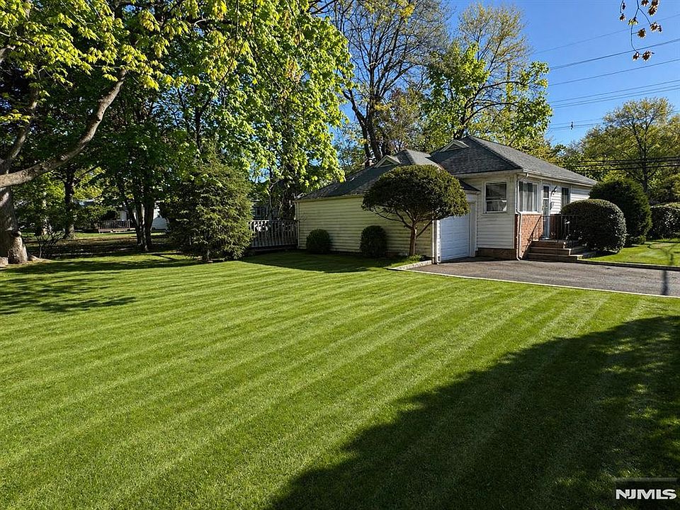 2nd image of 8 Cornwall Rd