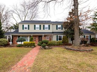 16 Doris Ln, Middletown, NJ 07748