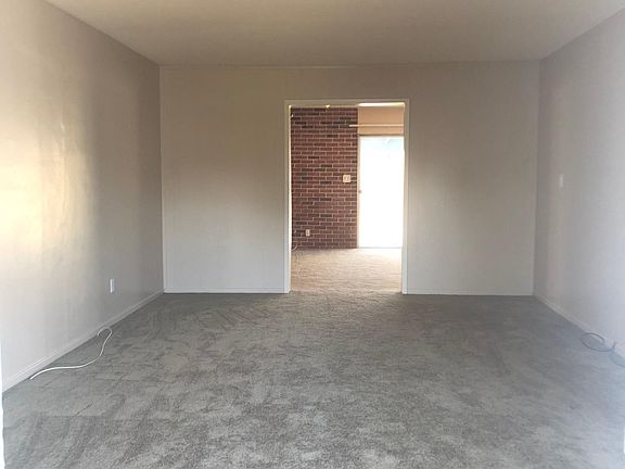 2nd image of 4868 Vandever Ave