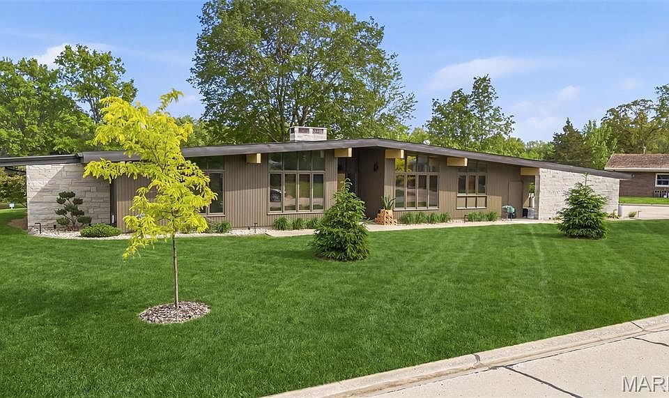 1st image of 605 Dolphin Dr W