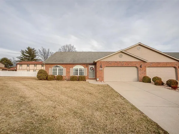 2279 Glenfield Dr, Shiloh, IL 62221