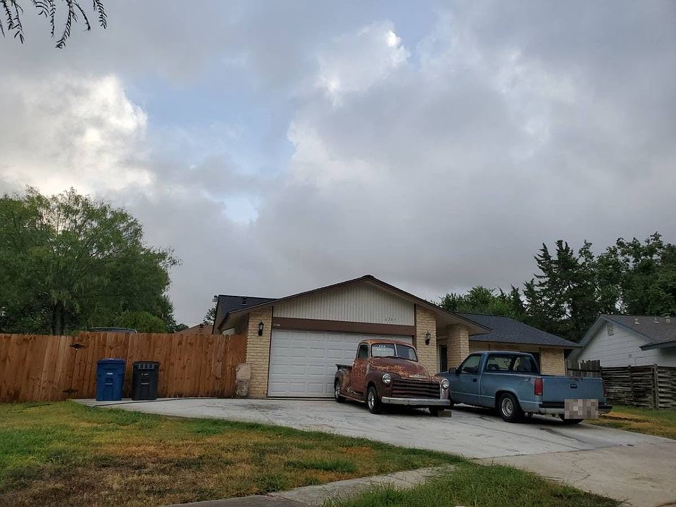 2nd image of 6207 Summer Forest St