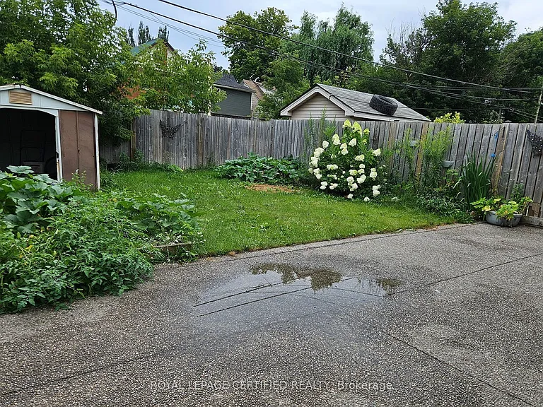 290 Balmoral Ave N — Photo 23