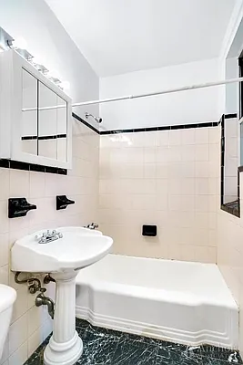 Rented by Anchor Associates | media 15
