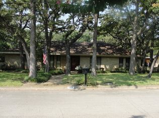 1016 Ridgecrest Cir, Denton, TX 76205