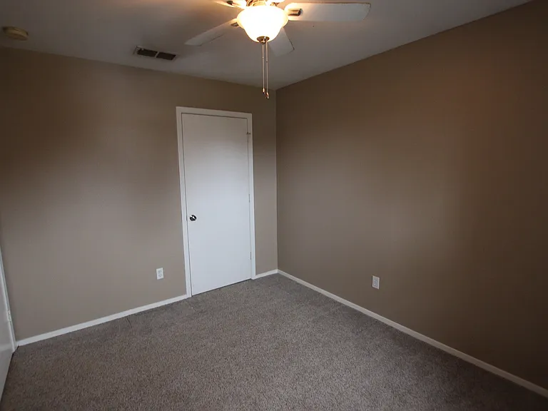 447 Redbud Cir — Photo 20