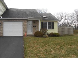 65 Flower Dale Dr, Rochester, NY 14626