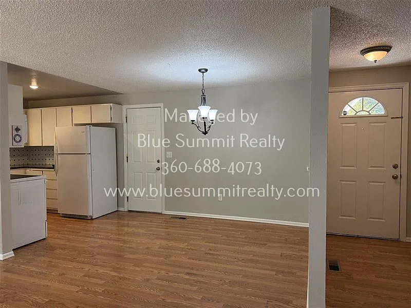 3 bed, 1050 sqft, $2,295 — Photo 4