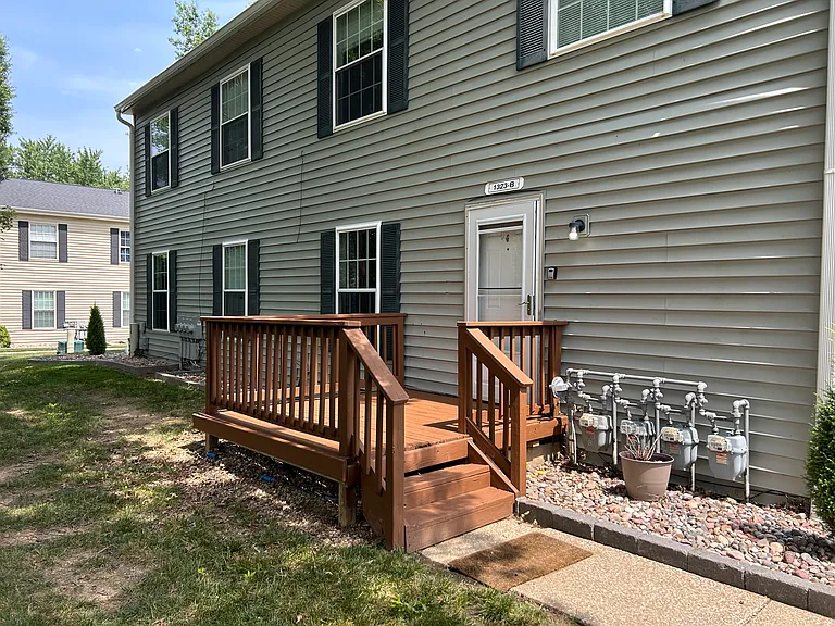 1323 Apache Trl #B — Photo 1