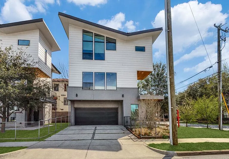 2522 N Henderson Ave #3 — Photo 2