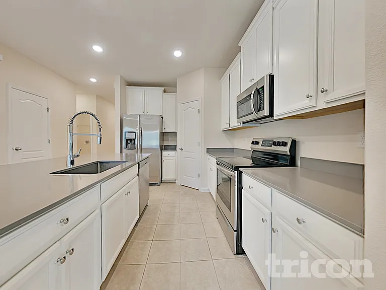 10226 Pavnes Creek Dr — Photo 31