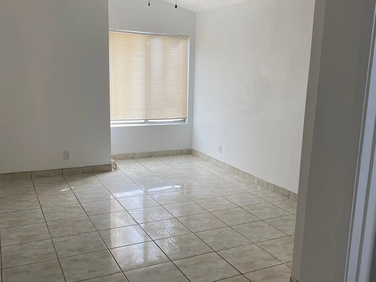 3 bed, 1190 sqft, $3,000 — Photo 3
