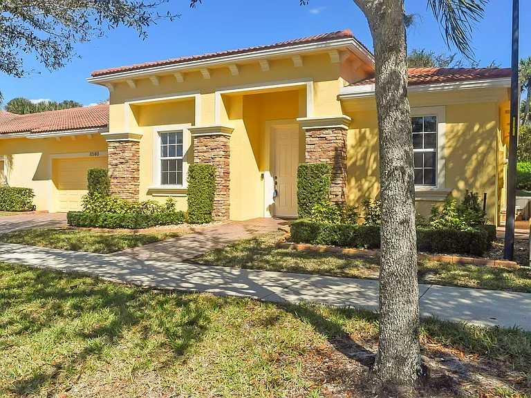 10160 SW Canossa Way — Photo 3