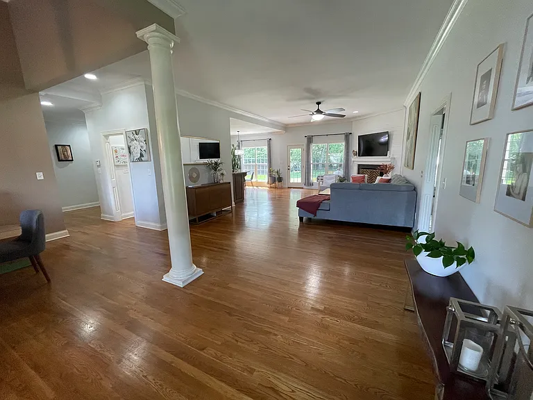 1425 Riva Ridge Ave — Photo 3