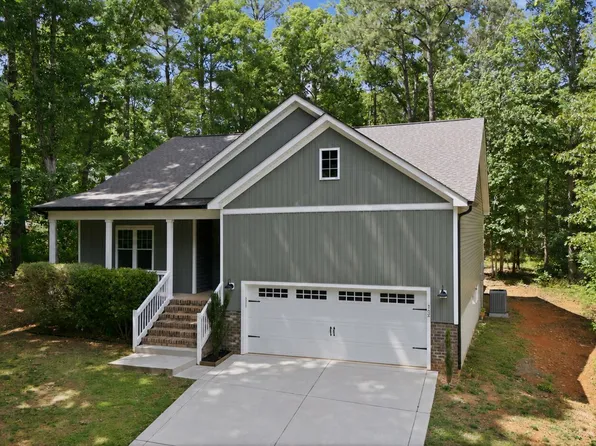103 Crazy Horse Dr, Louisburg, NC 27549