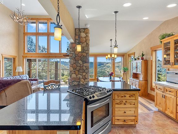 3rd image of 115 Wahkiacus Heights Rd