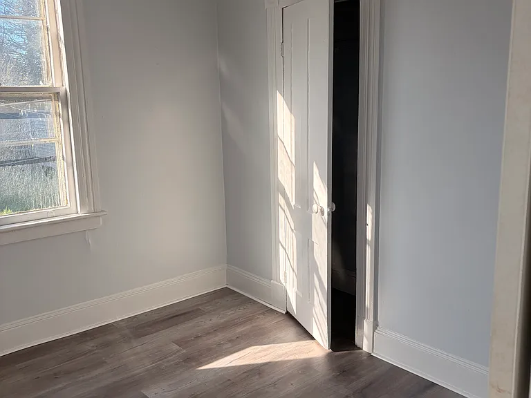 75 Pinehurst Ave #2E — Photo 7