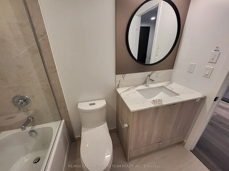 771 Yonge St #605 — Photo 12