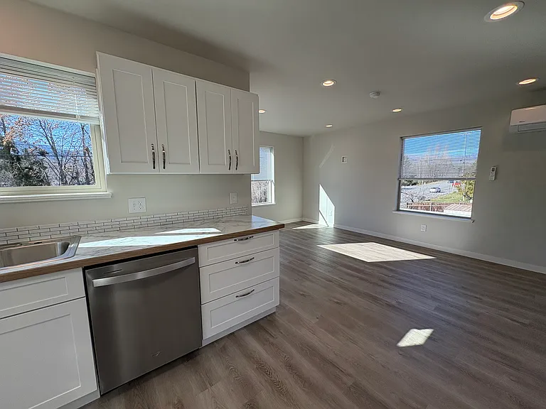 2210 N Arden Ct #B — Photo 37