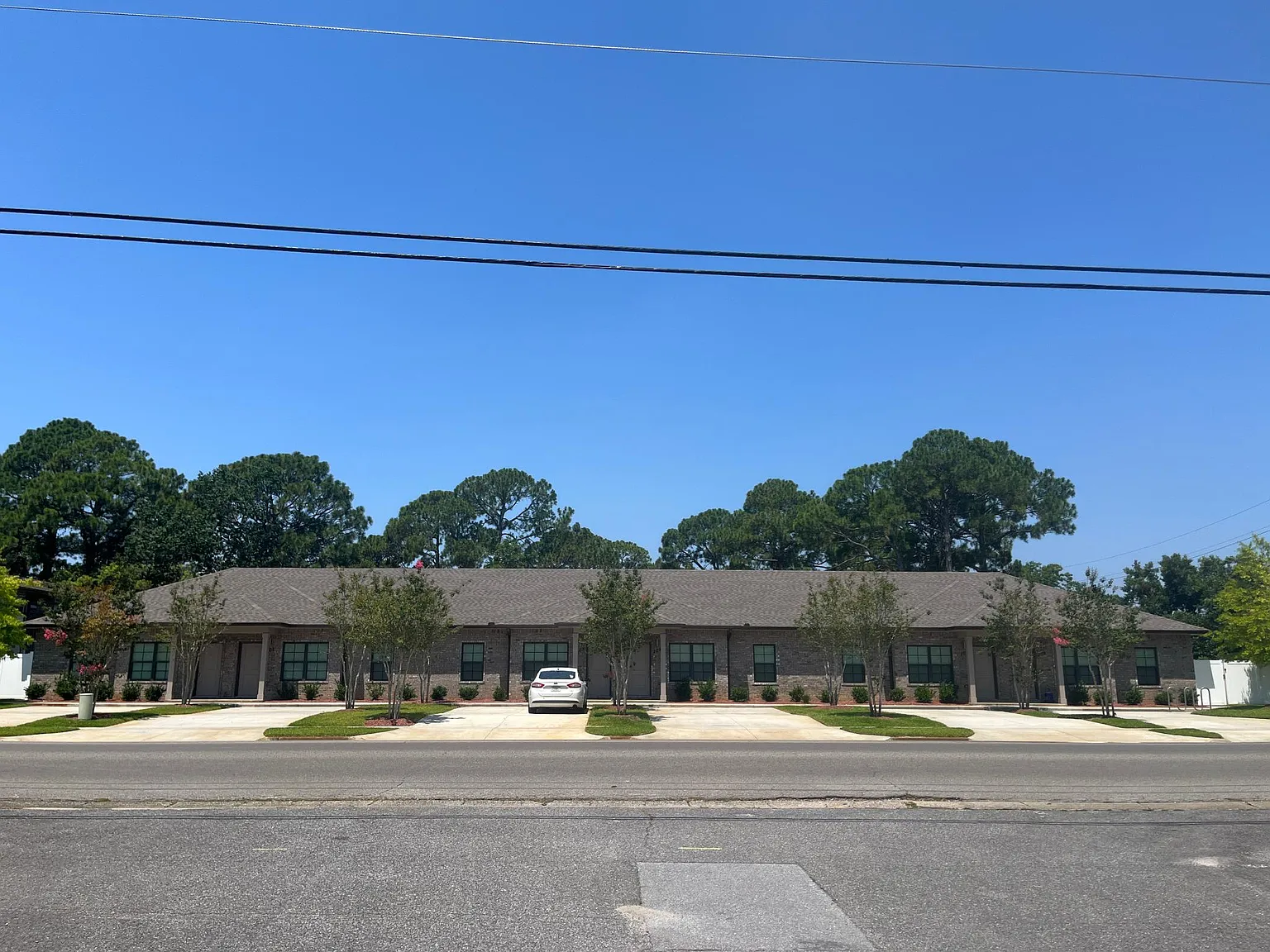 2 bed, 900 sqft, $1,600 — Photo 1
