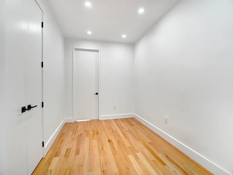 151 Williams Ave #2L — Photo 9