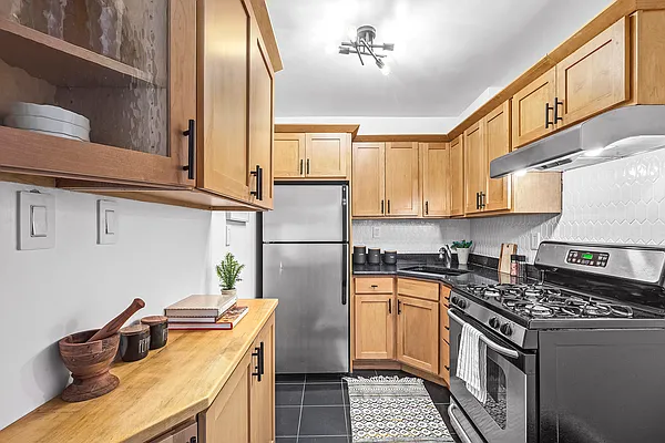 Sold by Compass | media 3