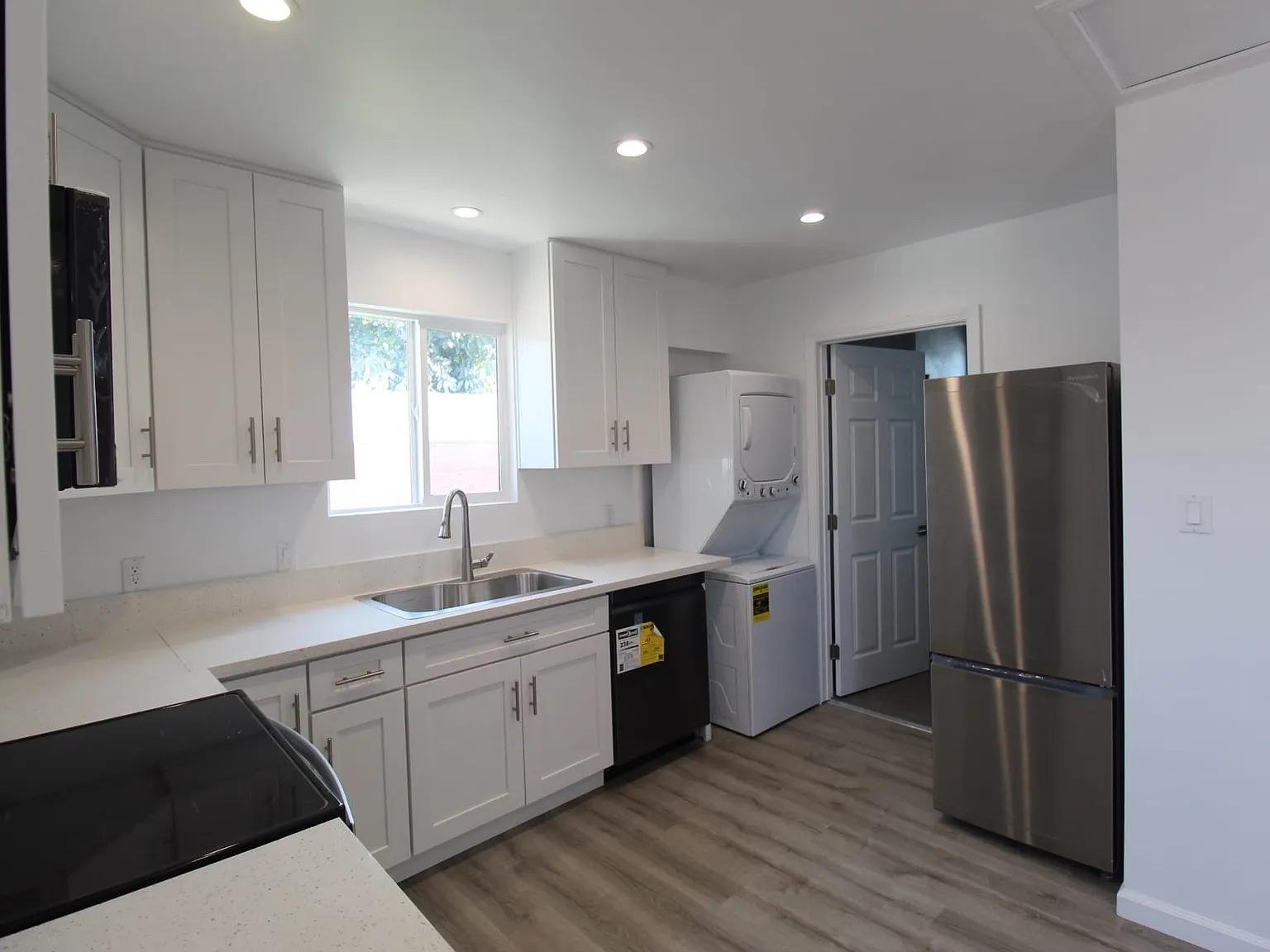 1320 E 64th St — Photo 3