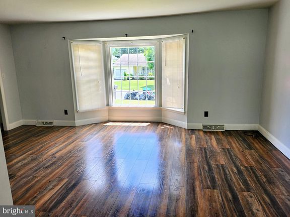 4th image of 50 Cypress Bridge Pl