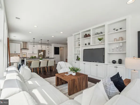 600 S 24th St Unit 201, Philadelphia, PA 19146