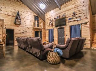222 Parkside Dr, Zavalla, TX 75980
