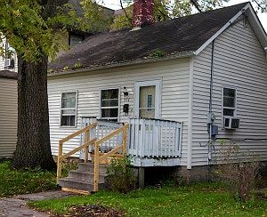 2nd image of 936 Caroline St