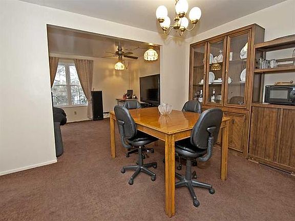 5th image of 308 Parkwood Dr