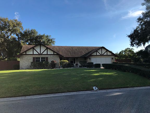 2nd image of 1552 Skyline Dr