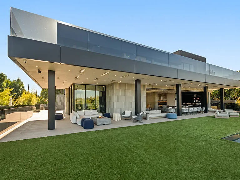 1140 Summit Dr — Photo 32