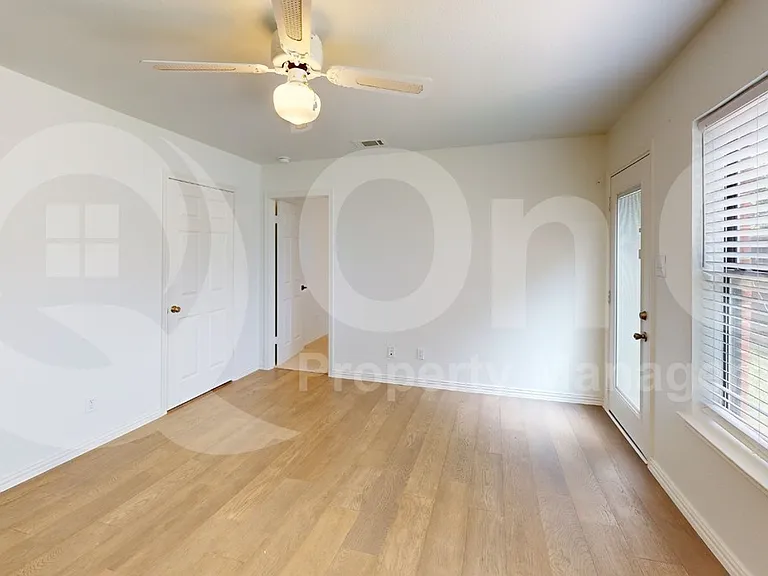 786 Pierre Ln — Photo 7